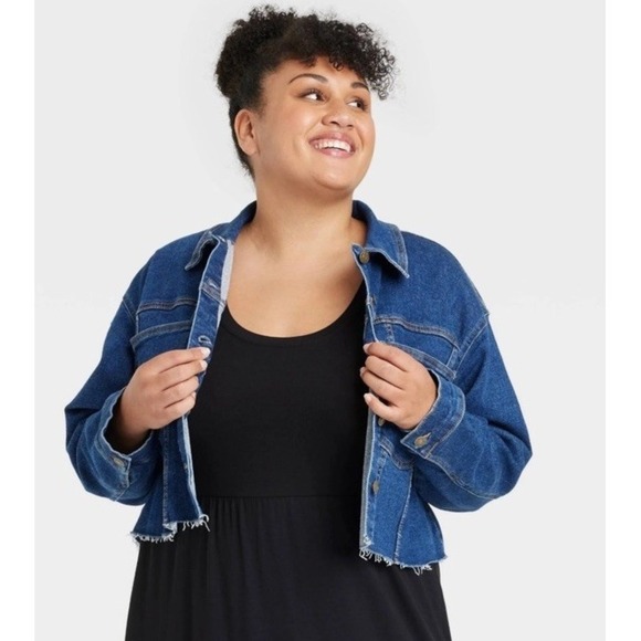 Ava & Viv Women's Plus Cropped Lightweight Denim Jacket Darkwash Size 1X - Picture 2 of 10